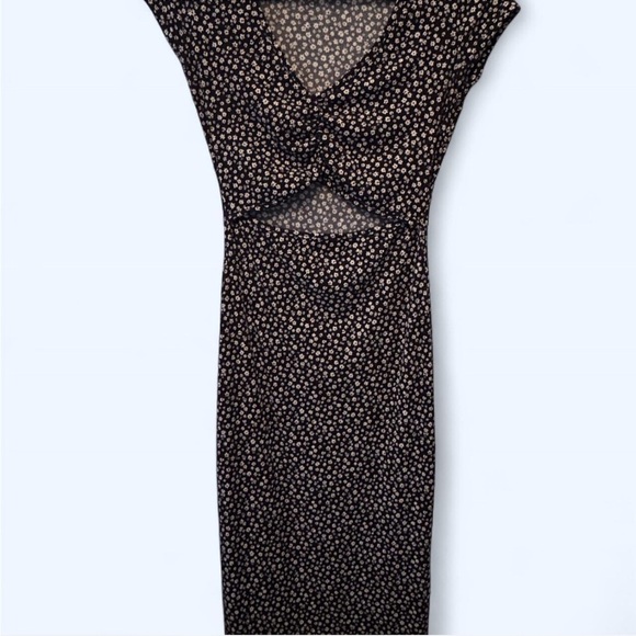 Jessica Simpson Black and white  ditsy floral middle cutout Midi Dress size S - Picture 2 of 5